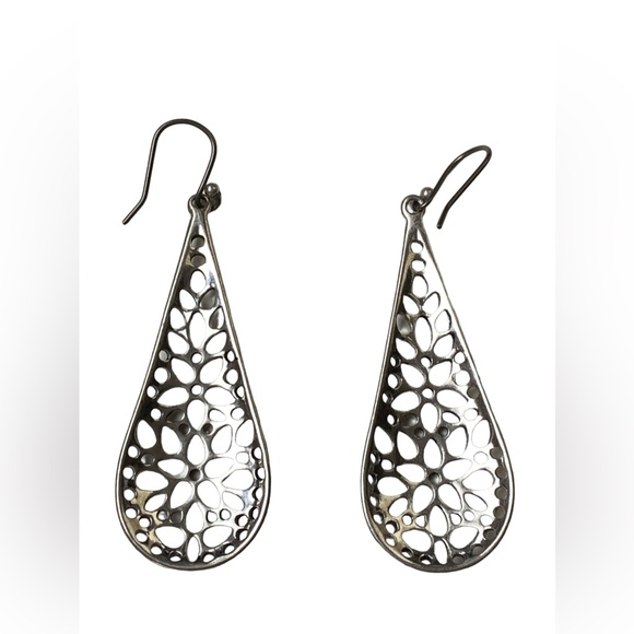 Lucky Brand Silver Tone Cutout Floral Teardrop Dangle Earrings Woman’s Jewelry - Picture 4 of 4